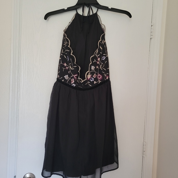 Francesca's floral halter dress - Picture 9 of 11